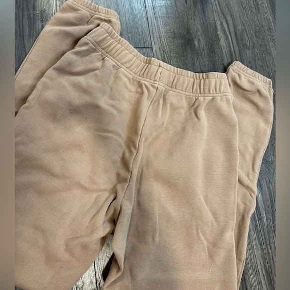 BuffBunny | Cloud Joggers - Picture 2 of 5